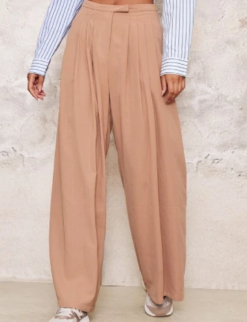 Pantaloni PRETTYLITTLETHING, maro