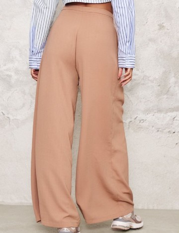 Pantaloni PRETTYLITTLETHING, maro