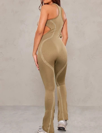 Salopeta PRETTYLITTLETHING, verde