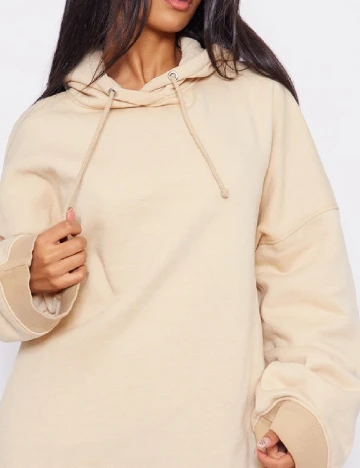Hanorac PRETTYLITTLETHING, crem