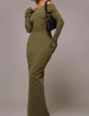 Rochie lunga PRETTYLITTLETHING, verde