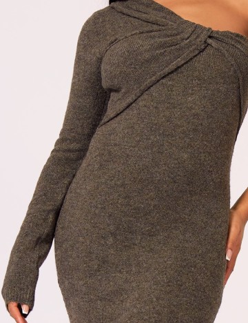 Rochie lunga PRETTYLITTLETHING, maro