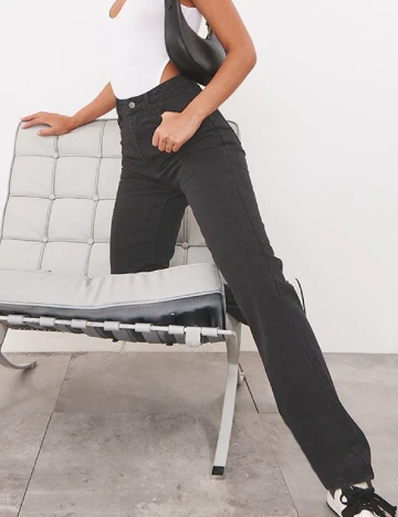 Blugi PRETTYLITTLETHING, negru Negru