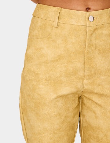 Pantaloni PRETTYLITTLETHING, galben