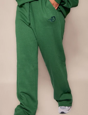 Pantaloni PRETTYLITTLETHING Plus Size, verde Verde