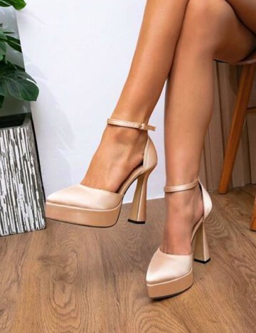 
						Pantofi SHEIN, crem