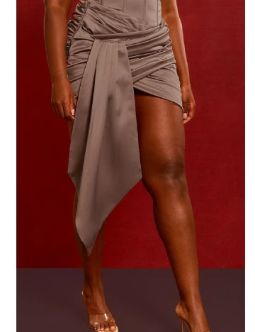 Fusta PRETTYLITTLETHING Plus Size, maro Maro
