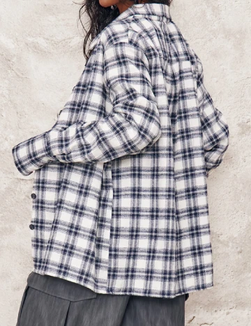 Jacheta Oversize PRETTYLITTLETHING, alb/albastru Albastru