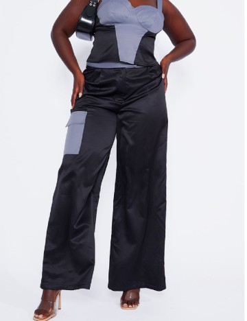 Pantaloni PRETTYLITTLETHING Plus Size, negru