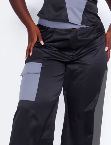 Pantaloni PRETTYLITTLETHING Plus Size, negru