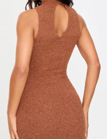 Rochie lunga PRETTYLITTLETHING, maro