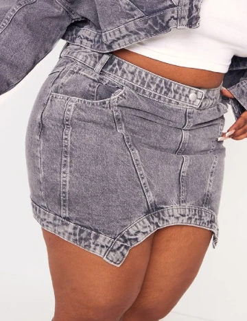 Fusta PRETTYLITTLETHING Plus Size, gri