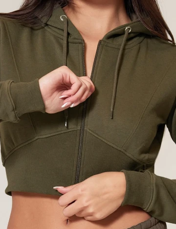 Hanorac PRETTYLITTLETHING, verde
