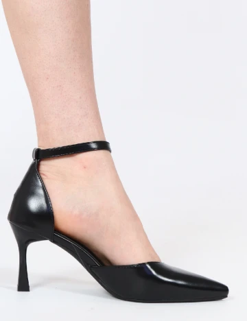 Pantofi SHEIN, negru