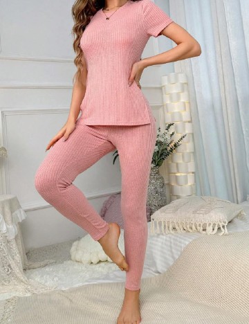 
						Pijama SHEIN, roz
