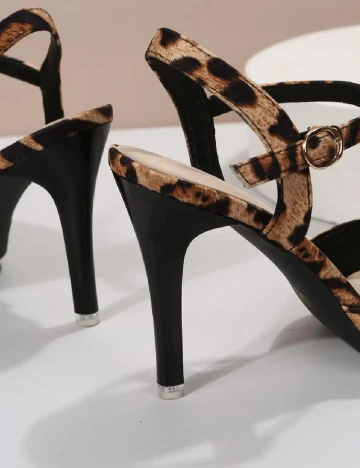 Pantofi SHEIN, animal print