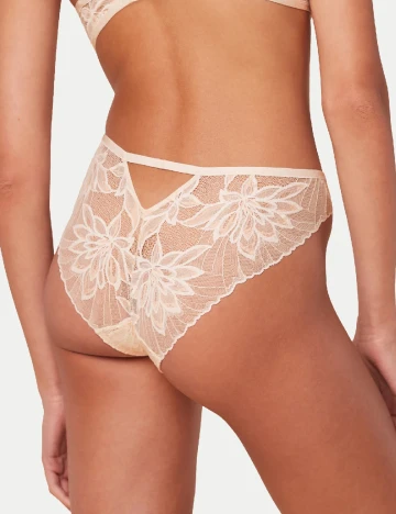 Chilot Triumph, crem