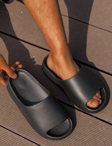 Slapi SHEIN, negru