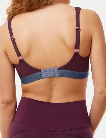 Bustiera Triaction, pruna