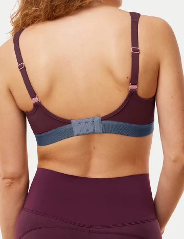 Bustiera Triaction, pruna