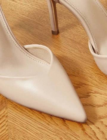 Pantofi SHEIN, crem
