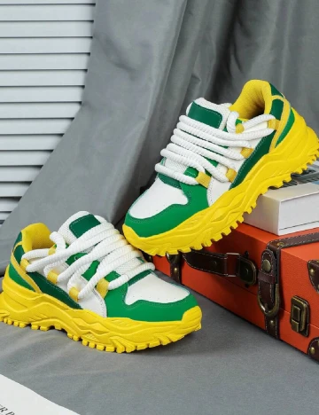 Adidasi SHEIN, mix culori