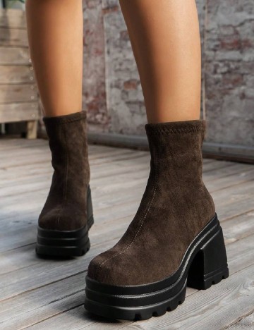 
						Botine SHEIN, maro