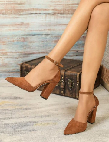 Pantofi SHEIN, maro