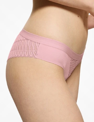 Chilot Triumph, roz Roz