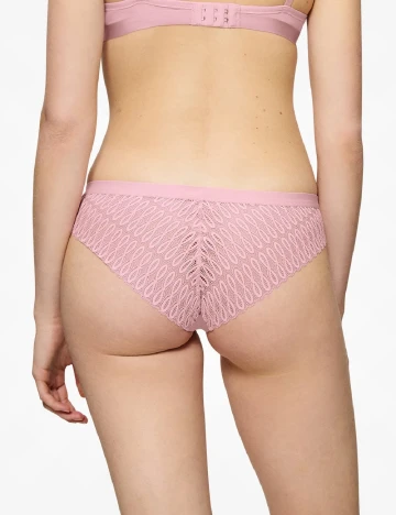 Chilot Triumph, roz Roz