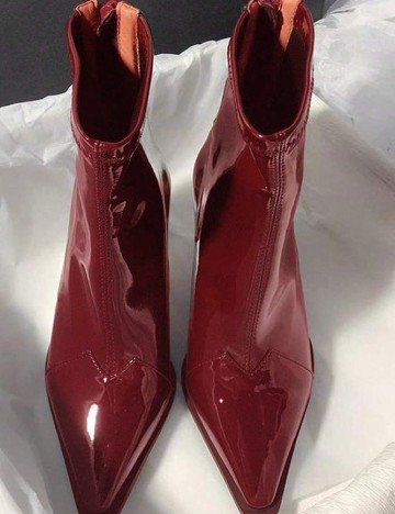 
						Botine SHEIN, rosu