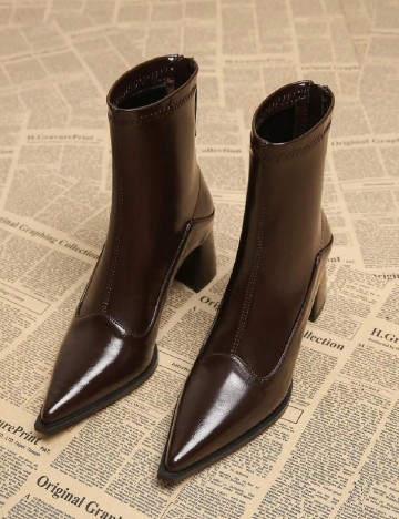 
						Botine SHEIN, maro