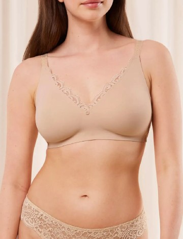 
						Sutien Triumph, crem