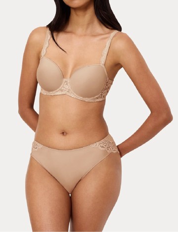 
						Sutien Triumph, crem