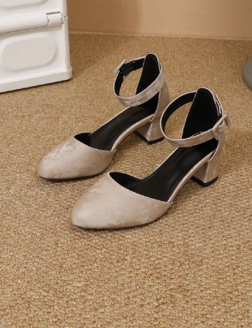 Pantofi SHEIN, crem