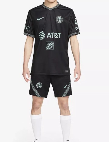 
						Pantaloni scurti Nike, negru