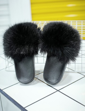 
						Slapi SHEIN, negru