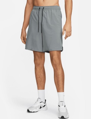 
						Pantaloni scurti Nike, gri