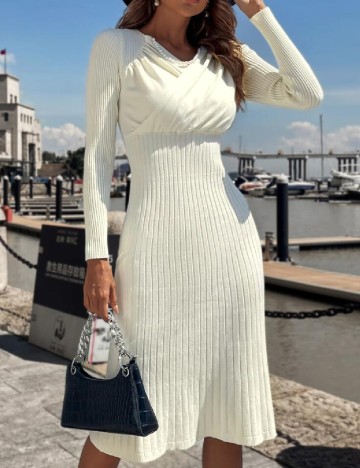 
						Rochie medie SHEIN, ecru