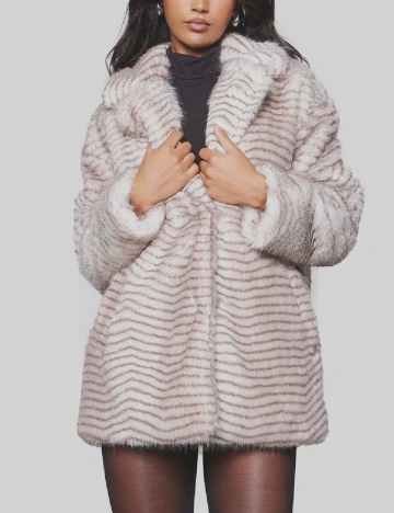 Jacheta PRETTYLITTLETHING, alb/maro Maro