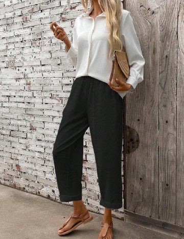 
						Pantaloni SHEIN, negru