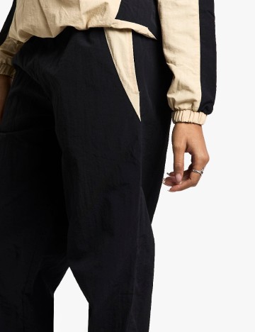 Pantaloni Boohoo, negru