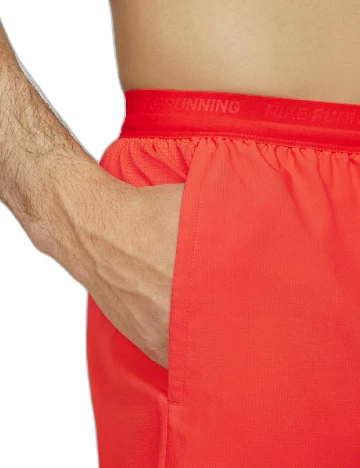 Pantaloni scurti Nike, corai