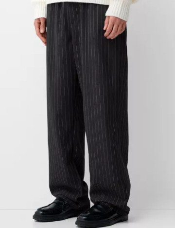 
						Pantaloni Bershka, gri