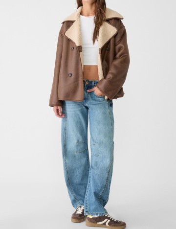 Jacheta Stradivarius, maro