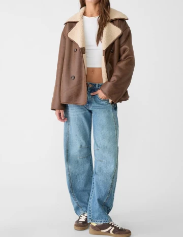 Jacheta Stradivarius, maro