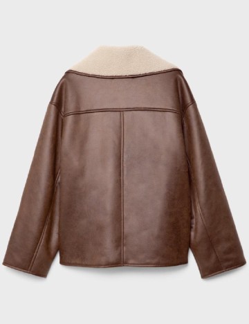 Jacheta Stradivarius, maro