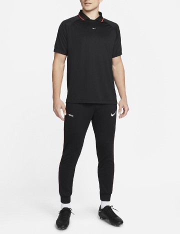 
						Pantaloni Nike, negru