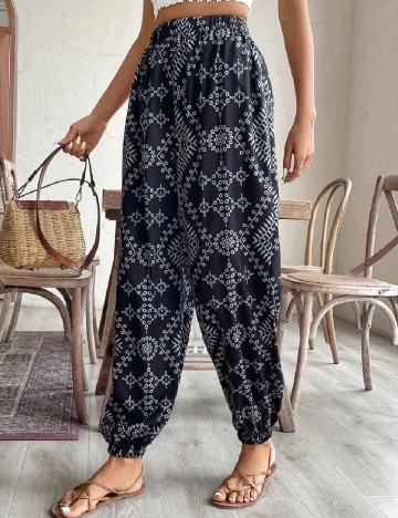 Pantaloni SHEIN, negru