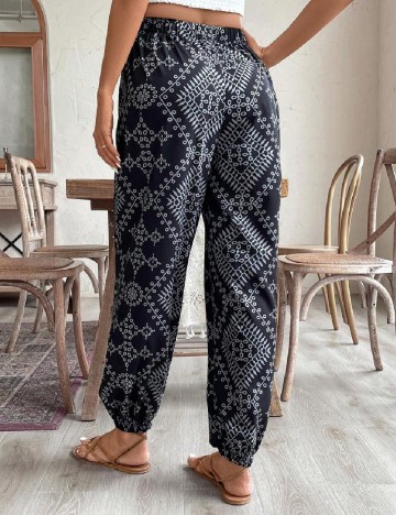 Pantaloni SHEIN, negru